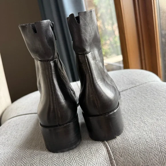 Paul Green Black Leather Ankle Boots